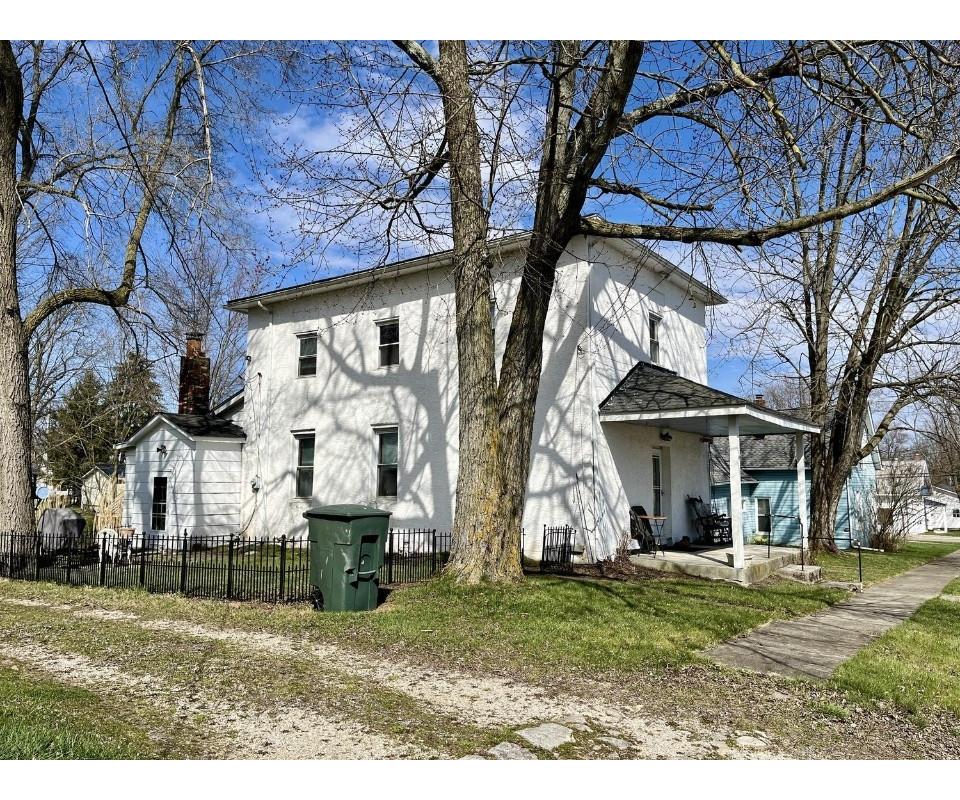 Fixer Upper With Apartment Above Garage
