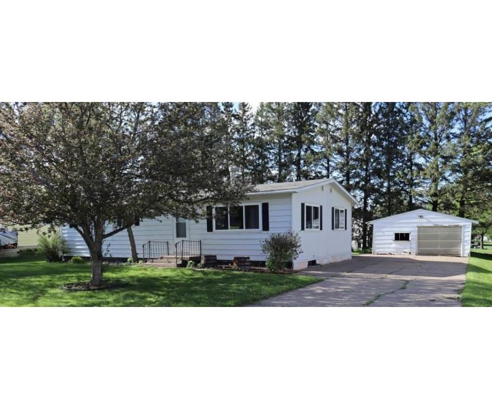 1715 E. Blodgett St. Marshfield, WI 54449 Real Estate