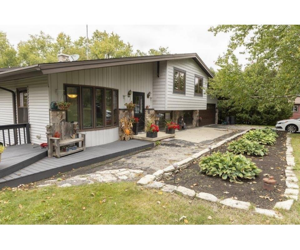 W10405 Church Rd., Waupun Home For Sale
