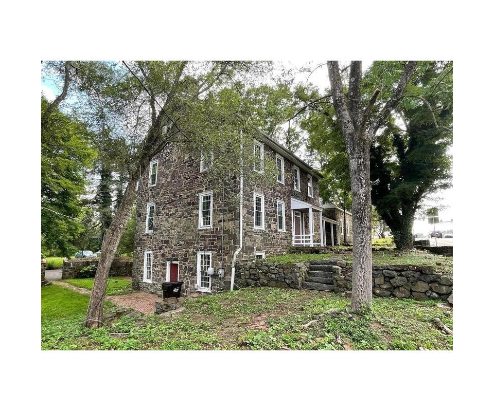 LIVE AUCTION REAL ESTATE GILBERTSVILLE, PA