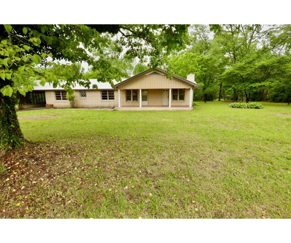 Estate Auction 3 Bed, 2 Bath Home on 3+/ Acres and Farm Equipment