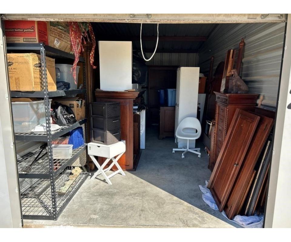Liberty Hill Storage Auctiion