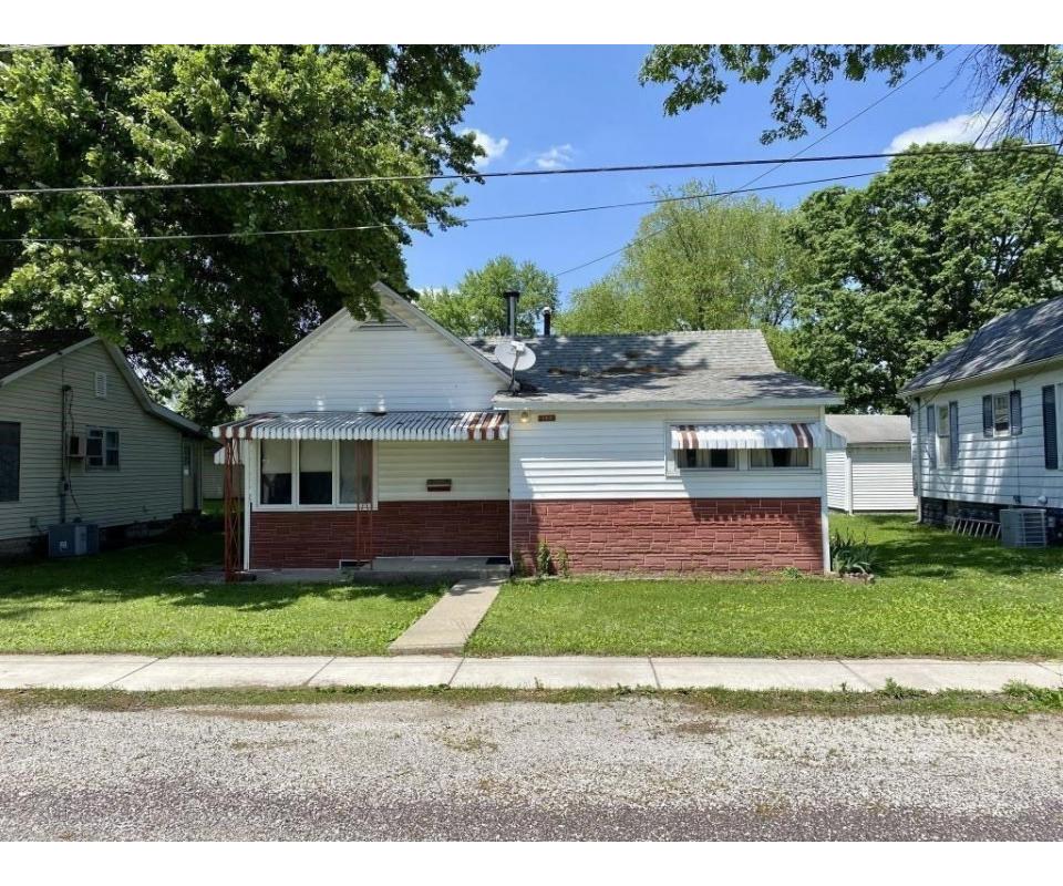 REAL ESTATE 145 E. Lincoln, Virden IL 62690