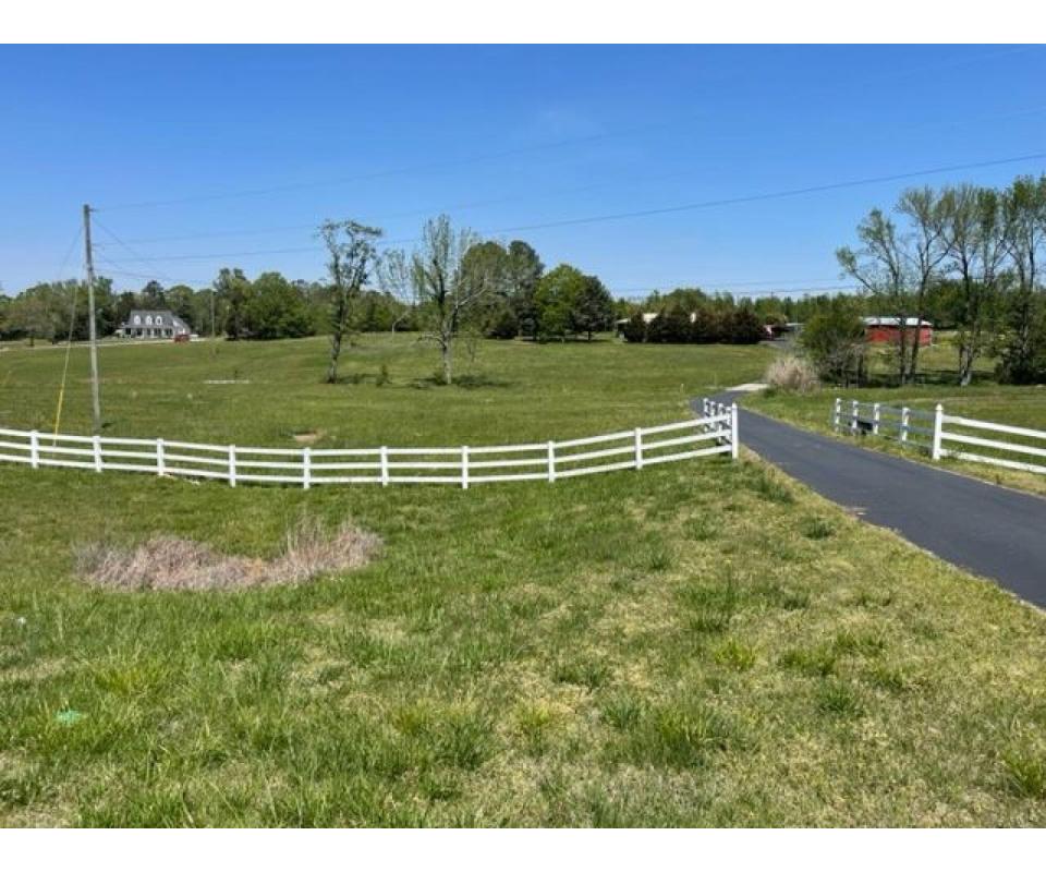 LIVE ESTATE AUCTION OF HENRY & DOROTHY SMITH