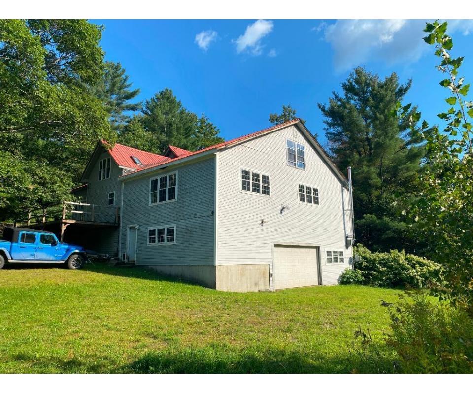 USDA Foreclosure 5BR/3BA Hyde Park Home on 1.3 +/ Acres