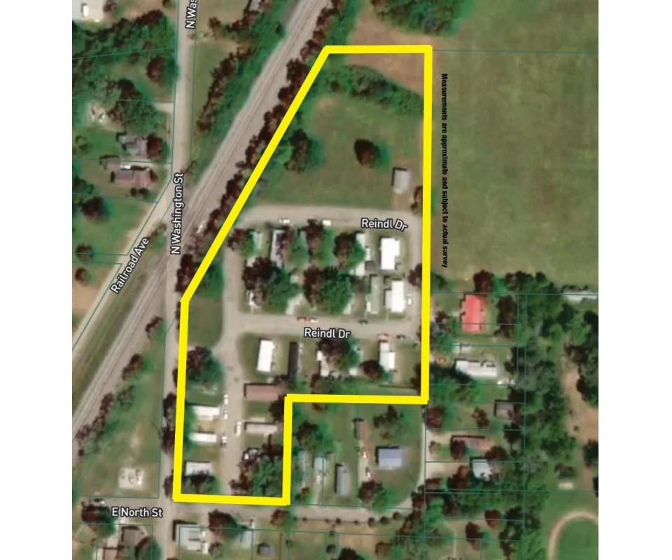 25Pad Trailer Park Crestline, OH 19487