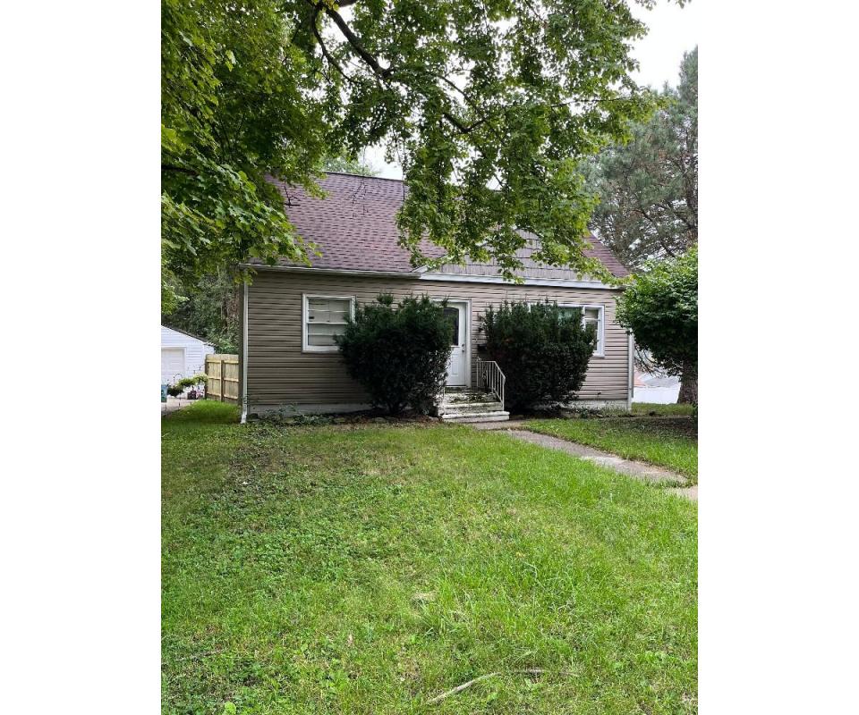 3Bedroom, 1Bath Home 19906 Akron