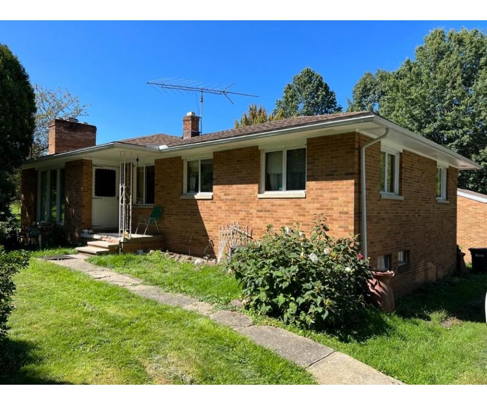 OneOwner Brick Ranch Home On 2.82 Acres North Canton, OH 21497