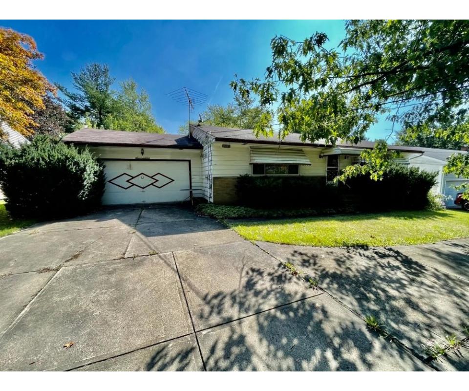 Ranch Home On .64 Acre Strongsville, OH 21658