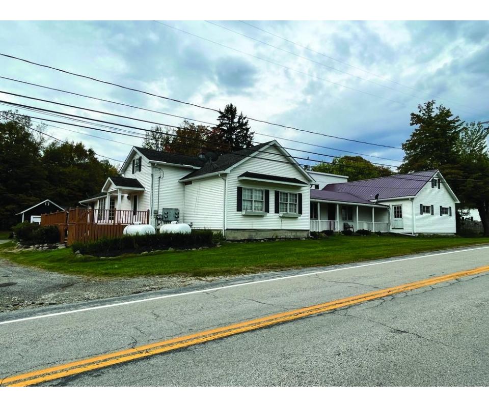 Home on 2.78 Acres Rock Creek, OH 21530