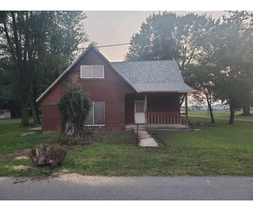 LIVE Real Estate Auction Plainville, IN (Fixer Upper Home)