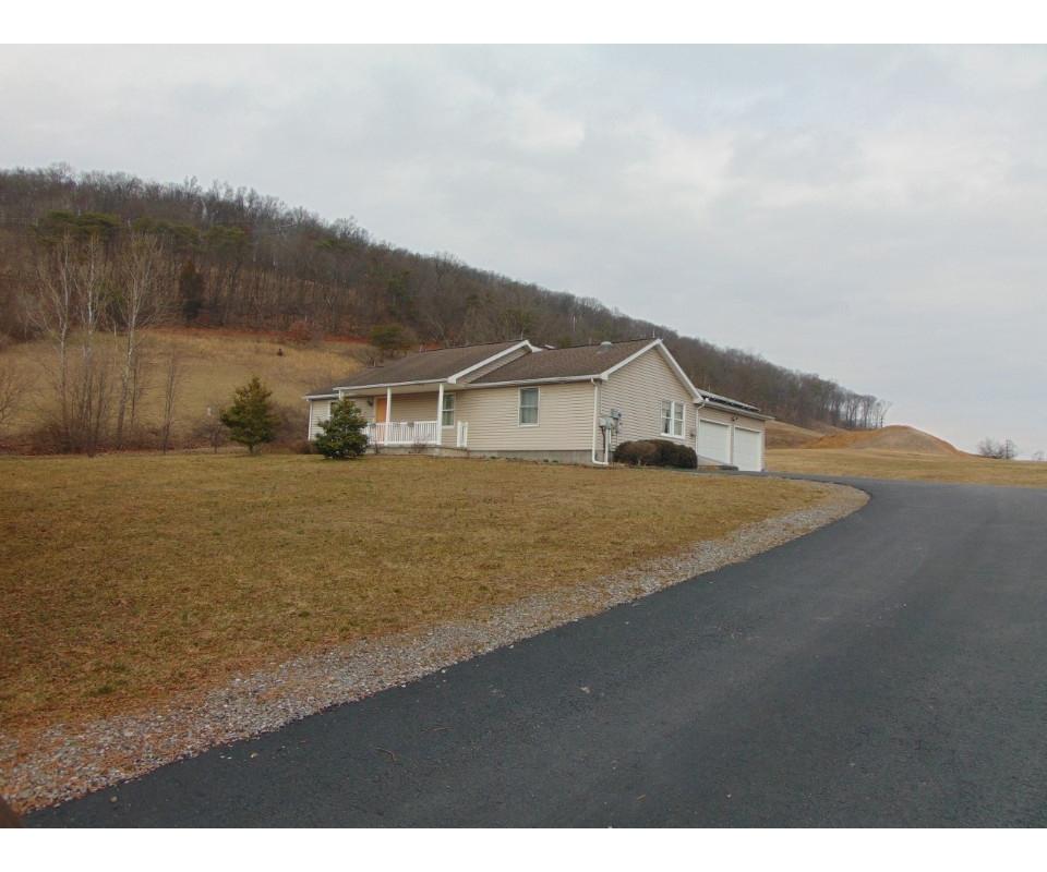 A Selinsgrove Country Home on 1.7 Acres