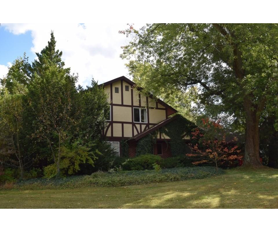 Sealed Bid Real Estate Auction 859 Ivyland Rd, Warminster, PA 18974