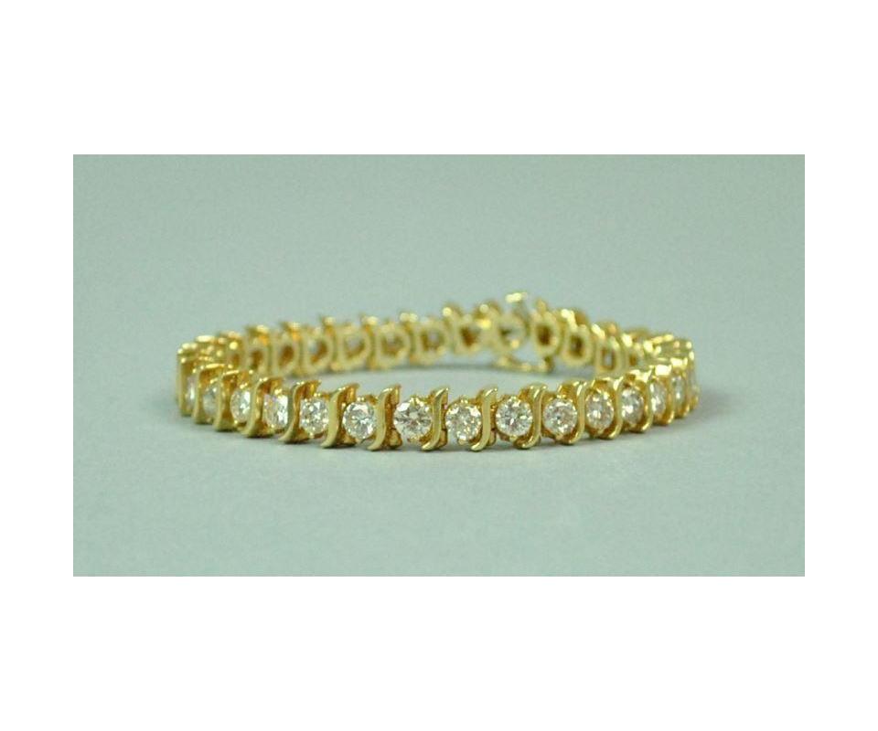 Airline-Set Diamond Hinged Hoop Earrings 2.5mm Diamond