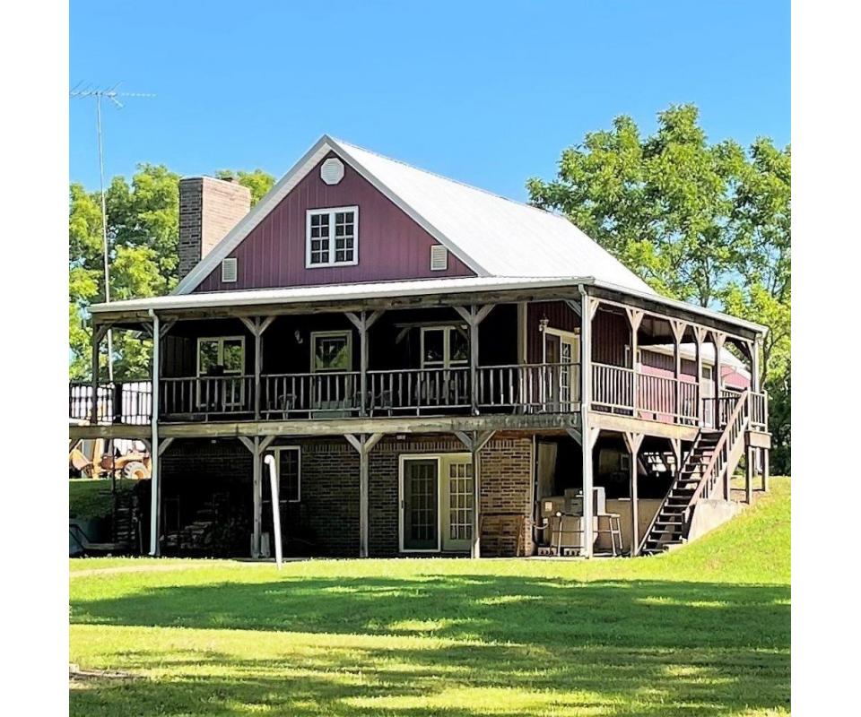 OKMULGEE FARM AUCTION