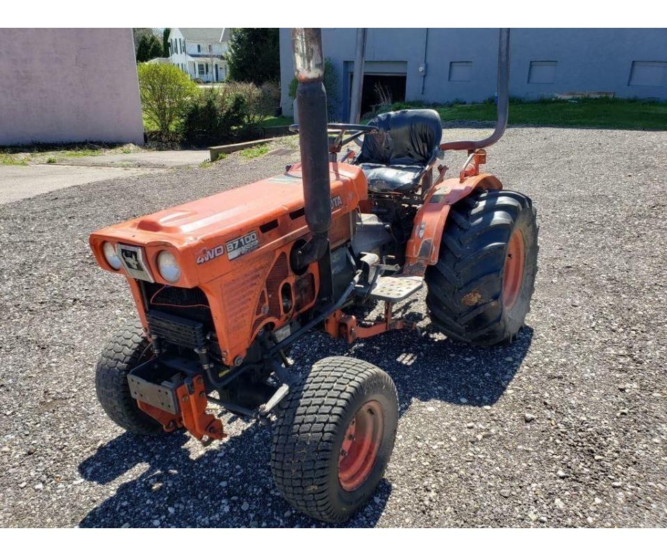 Kubota Tractor, Zero Turn, and shop and lawn tools
