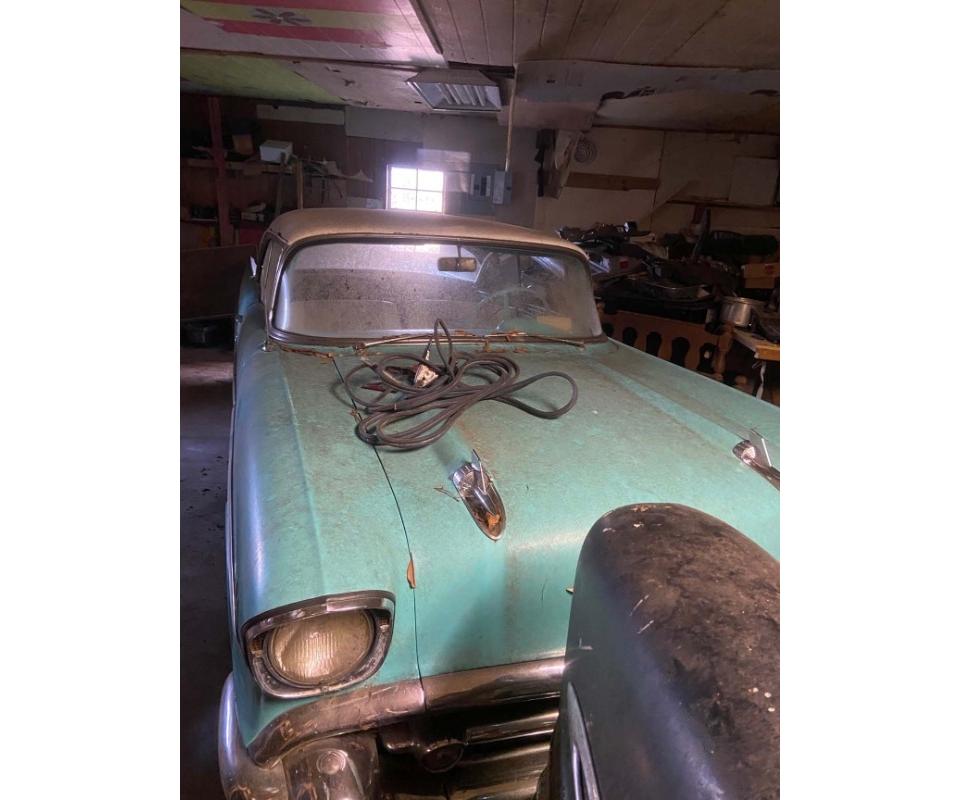 "BARN FIND" ANTIQUE CAR AUCTION