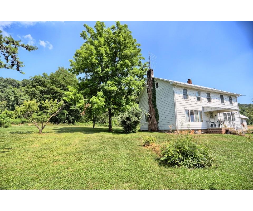 Public Real Estate Auction +/23 Acre Farmette Juniata County