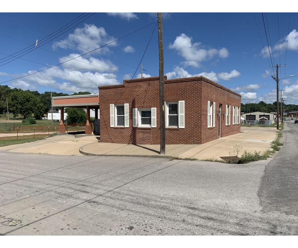 Multiple Properties located in St Joseph, MO. Real Estate Auction.