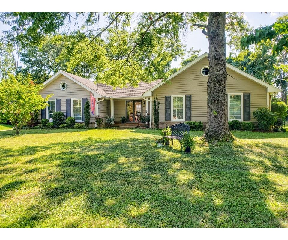 3 or 4 BR, partial brick home in Rolling River Estates in Bellevue.