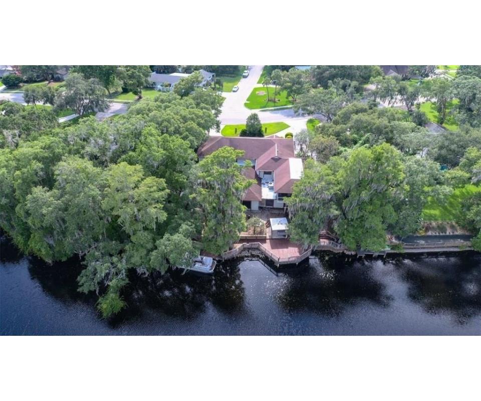 1401 Riverhills, Temple Terrace, FL 33617