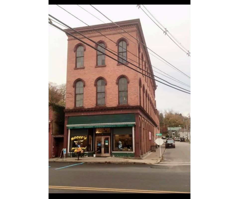 Moose's Munchies Real Estate, Troy PA