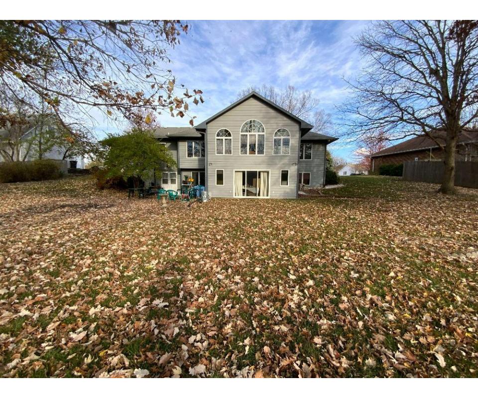 Spacious Family Home Off Green Meadows Rd. in South Columbia,