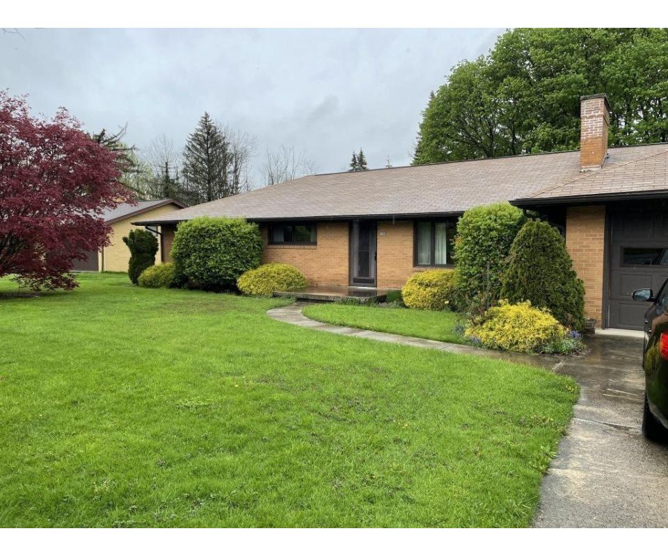 REAL ESTATE AUCTION 1408 DWIGHT DRIVE JOHNSTOWN PA 15904