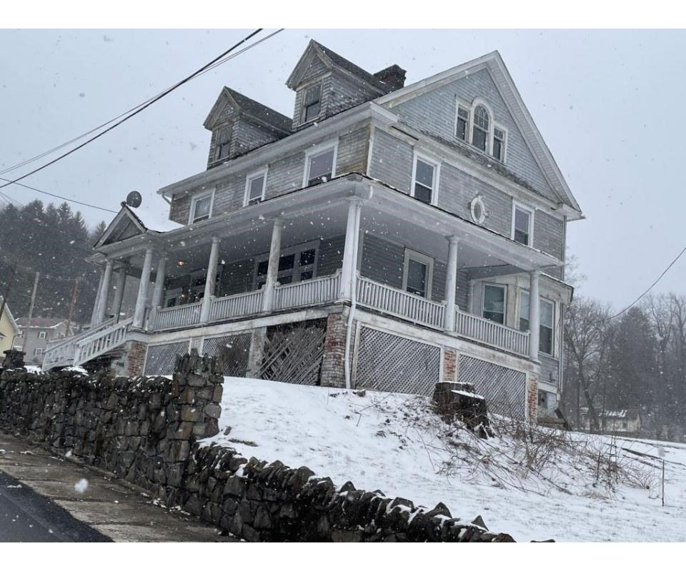 2 HOUSES WITH 7 ADJOINING LOTS IN JOHNSTOWN ROXBURY AREA