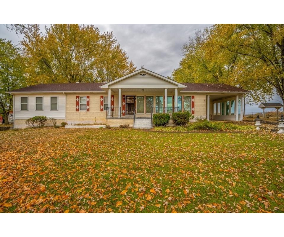 Auction 4 Bed / 2 Bath Brick Home on nearly 3 Acres