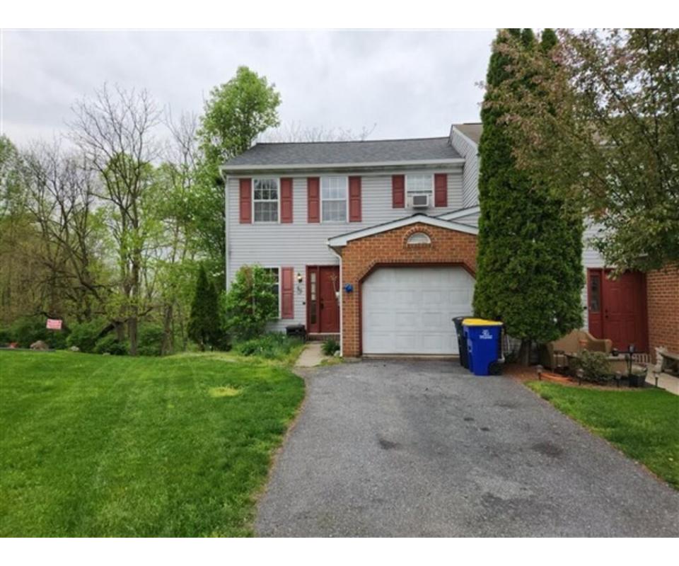 382 Crosswinds Dr. Lititz, PA 17543