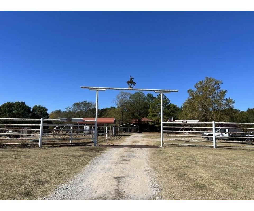 November 29 Bristow Real Estate Auction