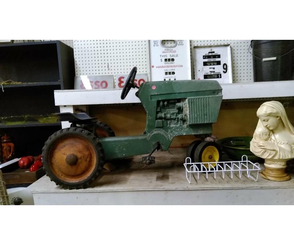 ESTATE FROM ENFIELD NCLIVINGNAME WITHHELD PLUS CONSIGNMENTS