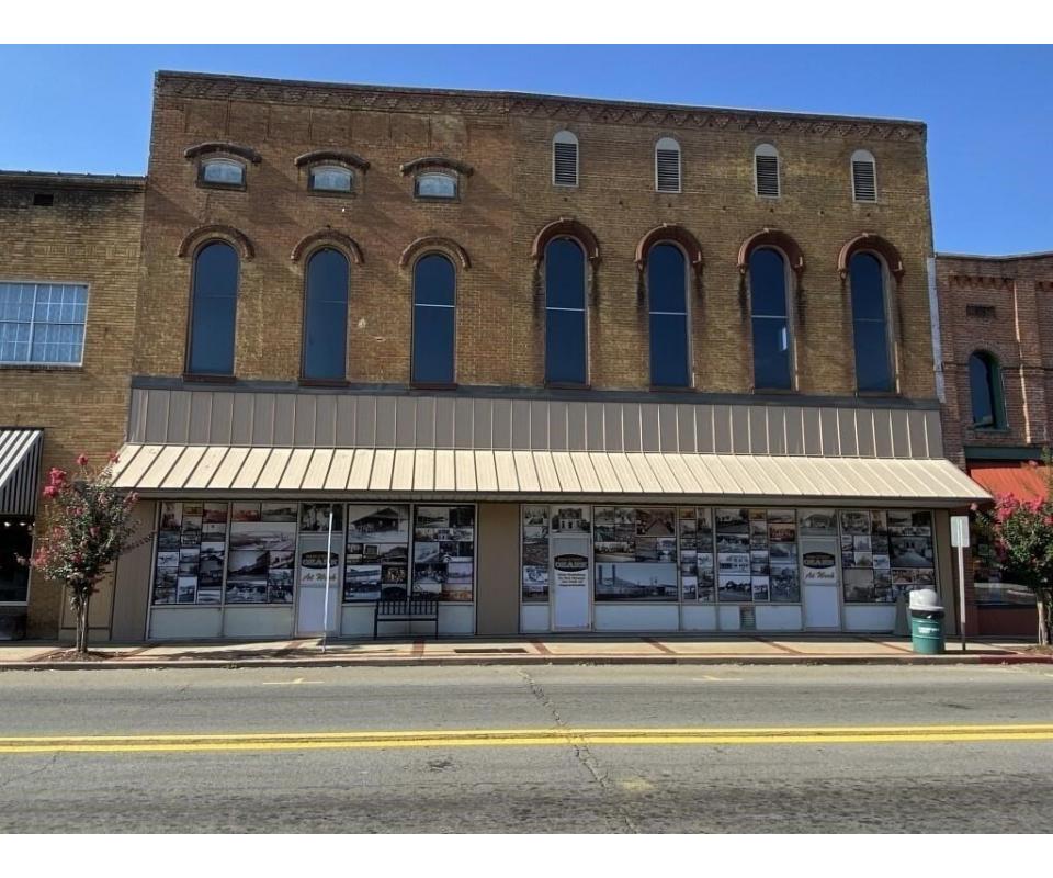 302 W Commercial St Ozark AR