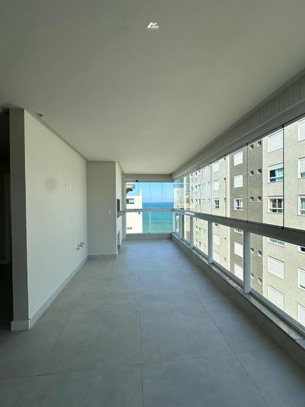 Apartamento com Varanda Gourmet e Lazer Completo a Poucos Metros da Praia