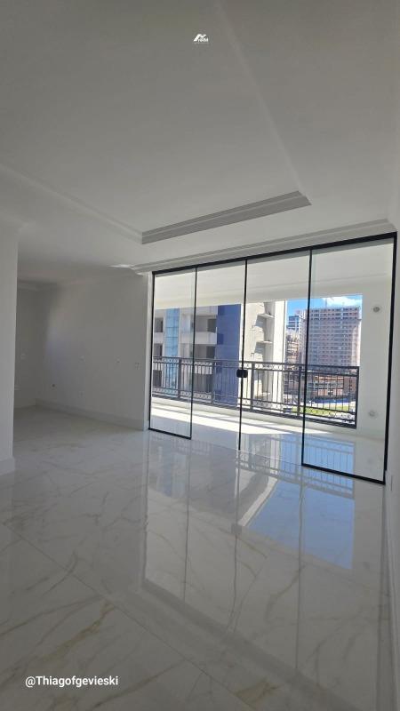 Apartamento Sofisticado com Sacada Gourmet, Fechadura Eletrônica e Rooftop com Lazer Completo