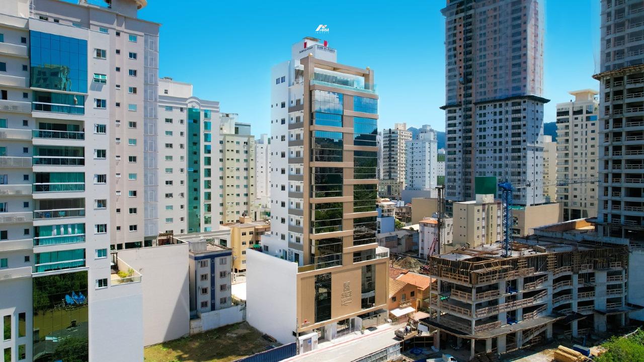 Apartamento Exclusivo com Vista Mar, Rooftop de Luxo e Apenas 19 Unidades a 150m da Praia