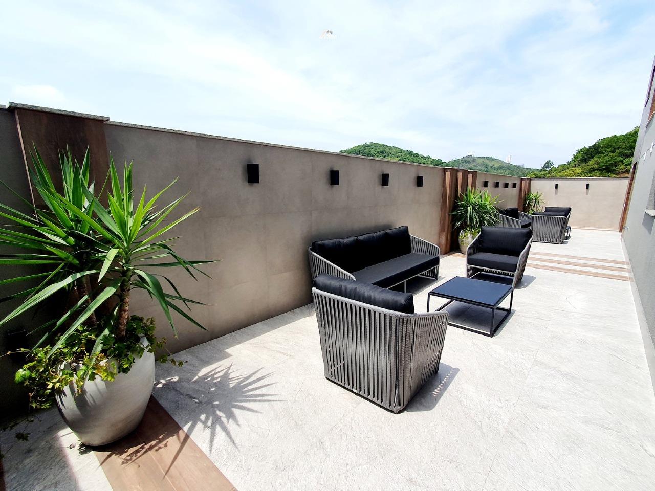 Apartamento Moderno com Sacada e Lazer Completo com Spa e Piscinas para Toda a Família