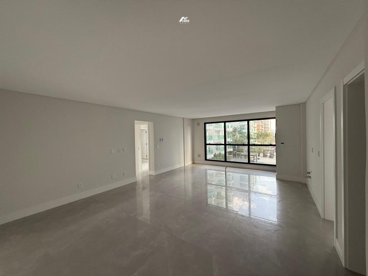 Apartamento Moderno com Sacada e Lazer Completo com Piscinas e Estrutura de Resort