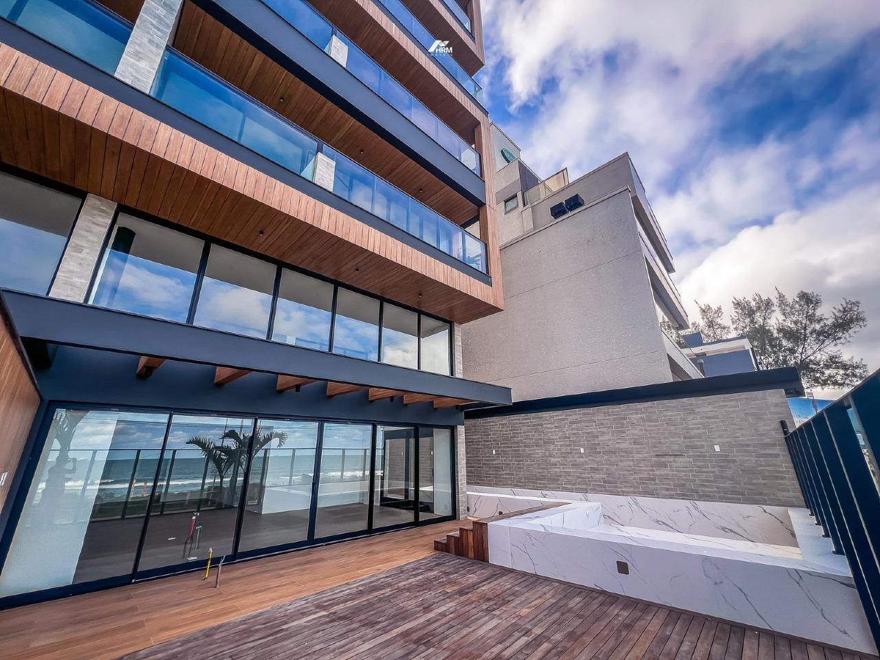 Apartamento Sofisticado com Piscina Aquecida Privativa, Pé-Direito Duplo e Rooftop