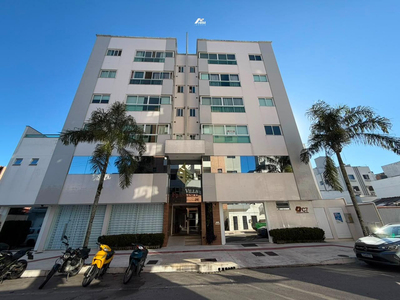 Apartamento 2 dormitórios, 78m², churrasqueira e 2 vagas em Balneário Camboriú-SC