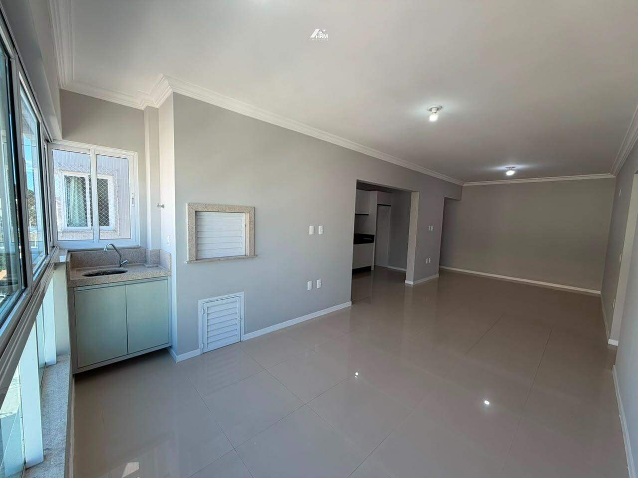 Apartamento 2 dormitórios, 78m², churrasqueira e 2 vagas em Balneário Camboriú-SC