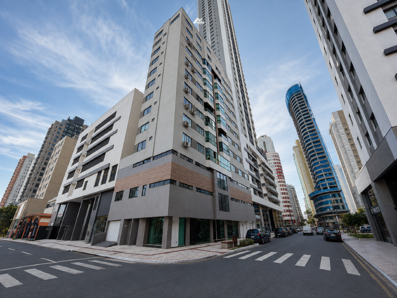 Apartamento diferenciado, 2 dormitórios, churrasqueira e 1 vaga privativa para venda em Balneário Camboriú.
