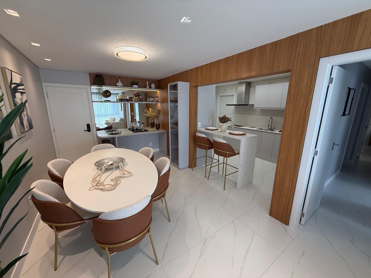 Apartamento totalmente reformado com 3 quartos no coração da cidade de Balneário Camboriú.