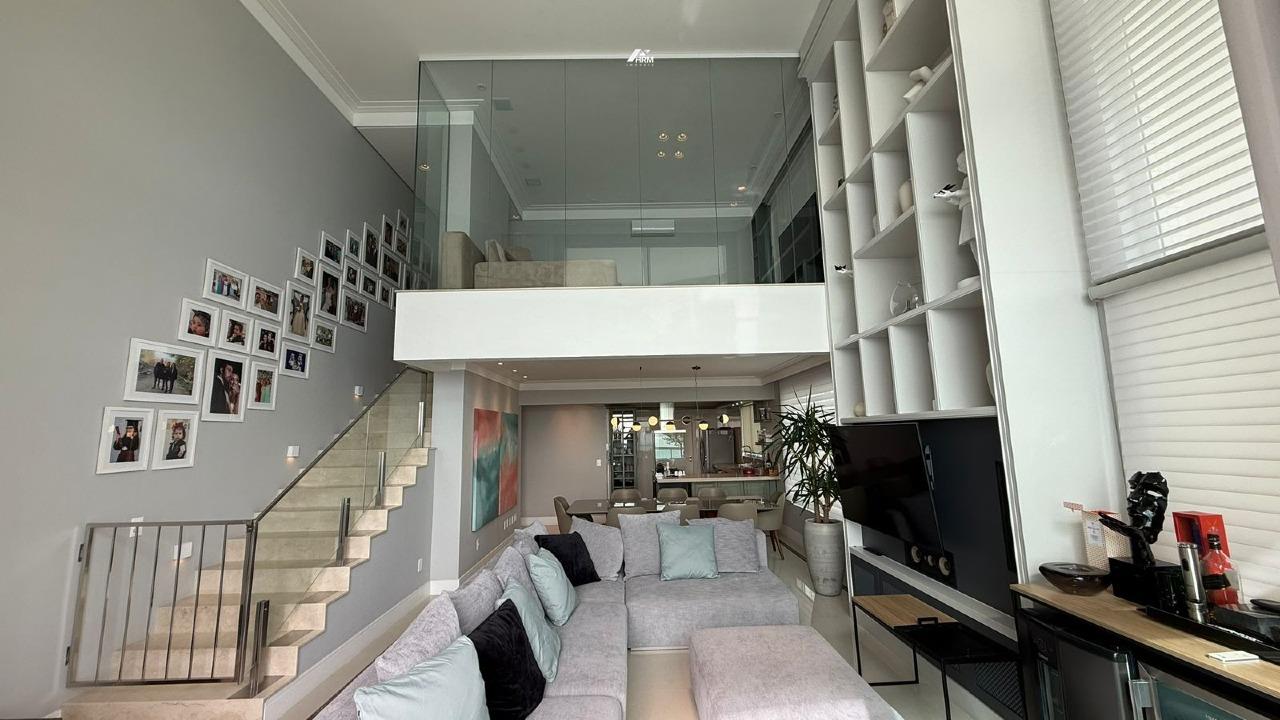 Apartamento com vista panorâmica, varanda gourmet e hidromassagem em condomínio completo de alto padrão