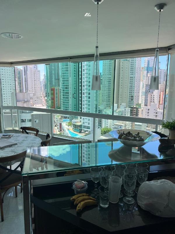 Apartamento com Sacada e Lazer Completo em Localização Privilegiada
