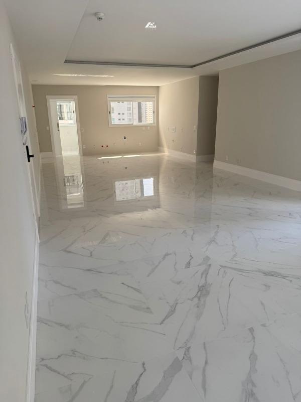 Apartamento de Alto Padrão com Piscina Privativa e Estrutura Completa de Lazer Resort