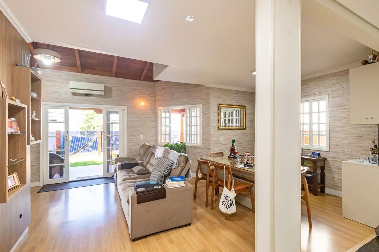 Casa de Alto Padrão com Espaço Gourmet e Piscina