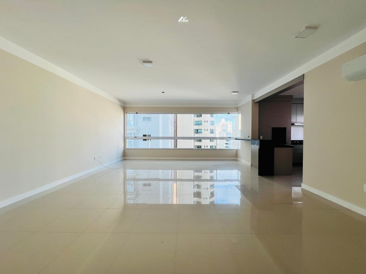 Apartamento com Churrasqueira a Carvão e Lazer Completo para Toda a Família 