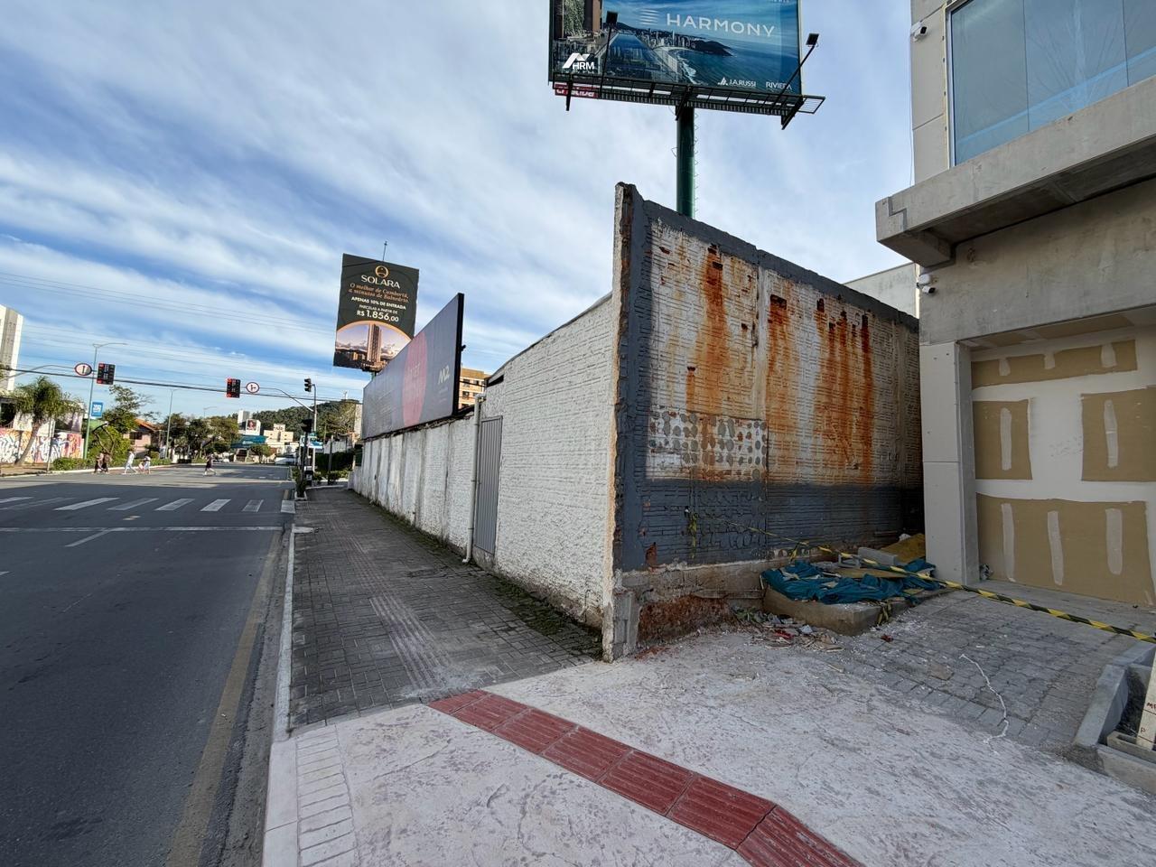 Terreno a venda com 297m² no bairro Nações em Balneário Camboriú.